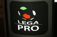 雷吉纳以及贝卢斯科尼的球队蒙扎，而戈札诺、里米尼和列蒂降级